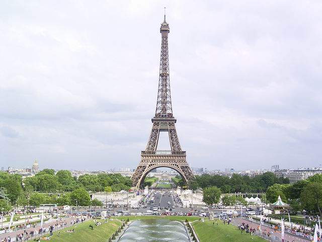 Paris%20Eiffelturm.jpg